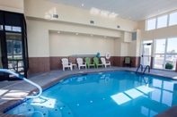 Swimming Pool Comfort Inn & Suites Harrisonville