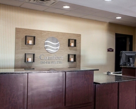 Lobby 4 Comfort Inn & Suites Harrisonville