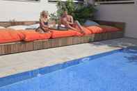 Swimming Pool Kandelor Hotel
