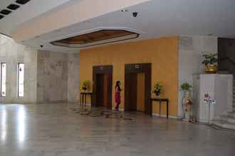 Lobby 4 Hotel Samrat