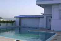 Swimming Pool Vishwaratna Hotel