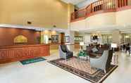 Lobby 6 Wingate by Wyndham New Braunfels