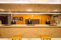 Lobi Keio Plaza Hotel Tama