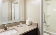 In-room Bathroom 4 TownePlace Suites Little Rock West