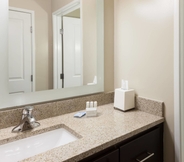 In-room Bathroom 4 TownePlace Suites Little Rock West