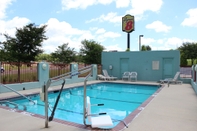 Swimming Pool Super 8 by Wyndham Natchez