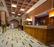 Lobby 4 Hotel Regio 2