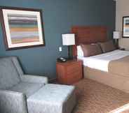 Bedroom 6 Sandman Hotel & Suites Squamish