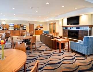 Lobby 2 Sandman Hotel & Suites Squamish
