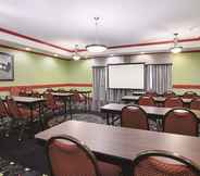 Functional Hall 3 La Quinta Inn & Suites by Wyndham Dallas - Hutchins