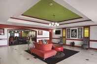 Lobby La Quinta Inn & Suites by Wyndham Dallas - Hutchins