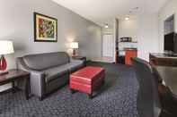 Common Space La Quinta Inn & Suites by Wyndham Dallas - Hutchins