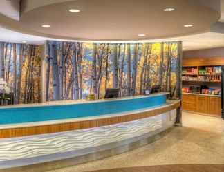 Lobi 2 SpringHill Suites Anchorage University Lake