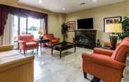 Lobby 5 Comfort Suites Waycross