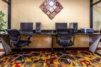 Functional Hall Comfort Suites Waycross