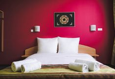 Bedroom 6 InterHouse Hotel