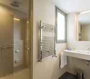 In-room Bathroom 3 Sercotel Rosellon