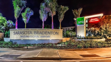 Exterior 4 Hampton Inn & Suites Sarasota/Bradenton-Airport, FL