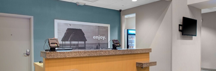 Lobi Hampton Inn & Suites Sarasota/Bradenton-Airport, FL