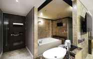 Toilet Kamar 6 Hotel Elleinn