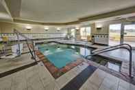 สระว่ายน้ำ Fairfield Inn & Suites by Marriott Weatherford