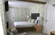 Bedroom 2 The Highworth Hotel