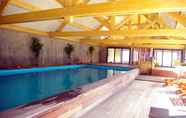 Swimming Pool 2 Chalet les Blancs