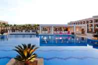 Swimming Pool Jaz Crystal, Almaza Bay