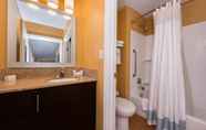 In-room Bathroom 6 TownePlace Suites by Marriott Huntington