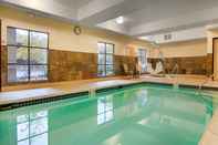 Swimming Pool Grand Hotel at Bridgeport