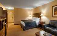 Bedroom 6 Grand Hotel at Bridgeport