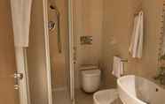 Toilet Kamar 7 Sant'Alphio Palace