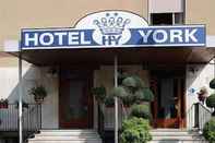 Exterior Hotel York