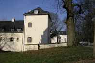 Luar Bangunan Burg Boetzelaer