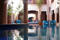 Hồ bơi Riad Turquoise