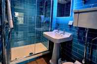 In-room Bathroom The Plough Inn