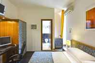 Bedroom Hotel Marcantonio Rome