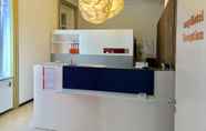 Lobi 2 easyHotel Basel City - contactless self check-in