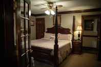 ห้องนอน Williamsburg Sampler B & B