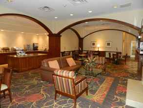 Lobby 4 Country Inn & Suites by Radisson, Braselton, GA