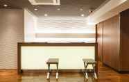 Lobi 2 Hotel Mystays Shinsaibashi