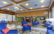 Lobi 4 Valley Inn & Suites