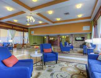 Lobi 2 Valley Inn & Suites