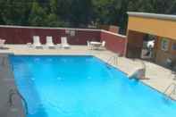 Swimming Pool Valley Inn & Suites