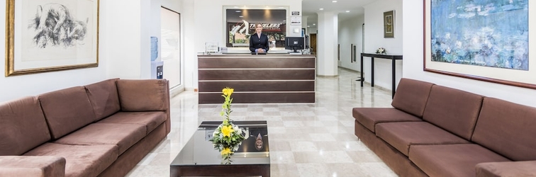 Lobby Travelers Suites Edificio Fontana Plaza