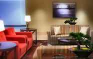 Lobi 2 Hilton Garden Inn Bethesda Downtown