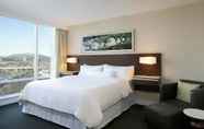 Bilik Tidur 7 The Westin Wall Centre, Vancouver Airport