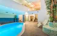 Swimming Pool 5 Hotel Badhaus