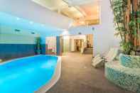 Swimming Pool Hotel Badhaus