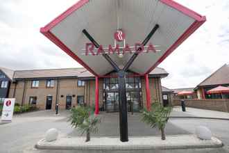 Exterior 4 Ramada by Wyndham Cambridge